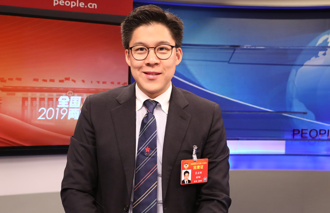 全國政協(xié)委員、香港各界青少年活動委員會執(zhí)行主席霍啟剛：推動年輕人積極參與國家發(fā)展進(jìn)程