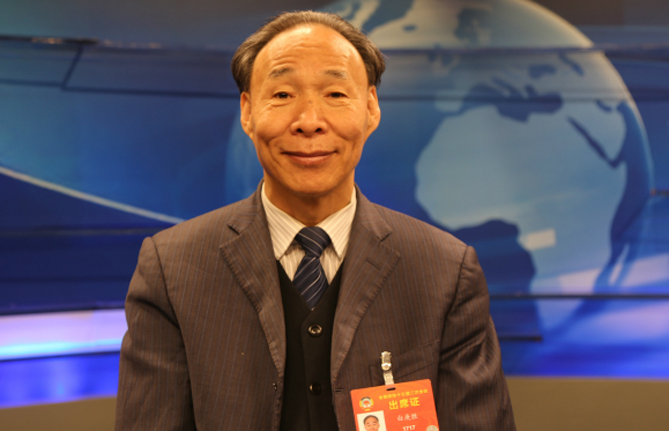 全國政協(xié)常委、中國作家協(xié)會副主席白庚勝：民族文化的保護(hù)與發(fā)展